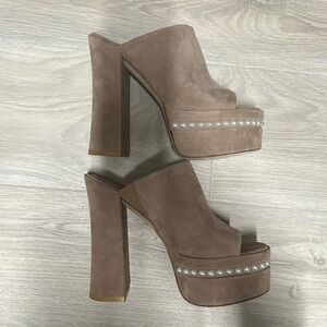 Brand new Stuart Weitzman sky high pearl slide